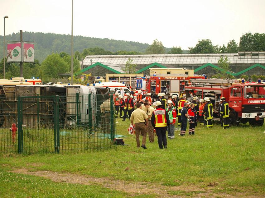 Schwerer Unfall mit Reisebus Lohmar Donrather Dreieck P210.JPG